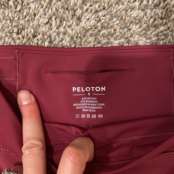 Peloton Maroon & peach Leggings Size Small - Picture 2 of 2
